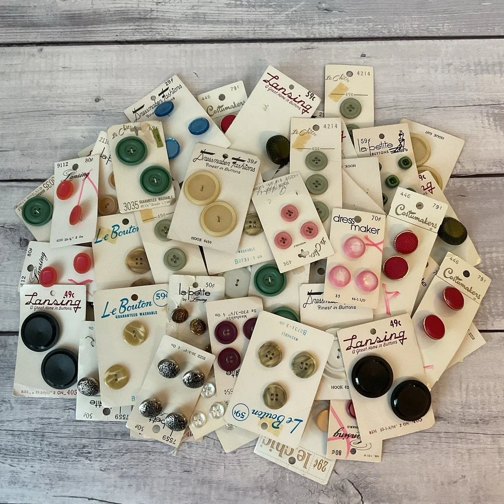 Vintage Lot Of Buttons On Cards 46 Complete Le Chic Lansing La Petite Costumaker